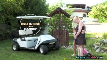 Curvy gilf pussyfucked from behind outdoors in couple