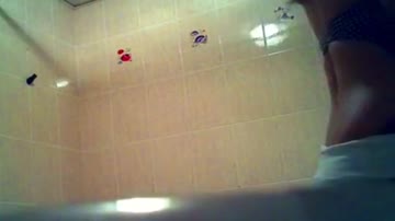 Asian niece peeped by her nephew