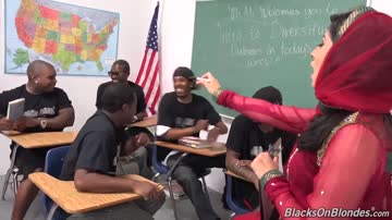 Nadia Ali BlacksOnBlonde