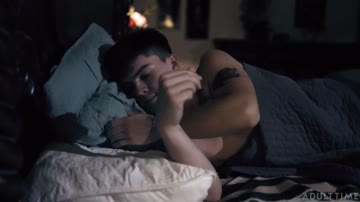 Stepmom come to my bed while daddy sleeping