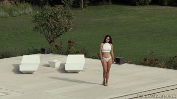 Ginebra Belluci 21 Naturals anal in white