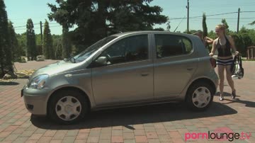 Natural lesbian licking babes pussy