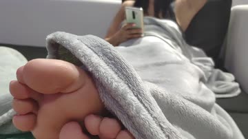 I do dick foot massage Footjob