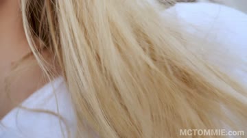 Busty blondie Florane Russell fucks, gives a blowjob and gets a creampie at home