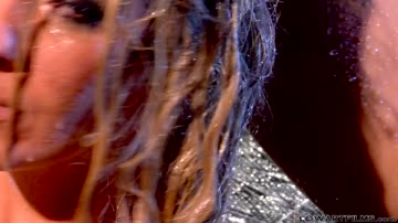 Housewife lesbian finger fucking herself