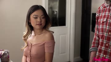 Lauren Phillips and Lulu Chu FamilySwap