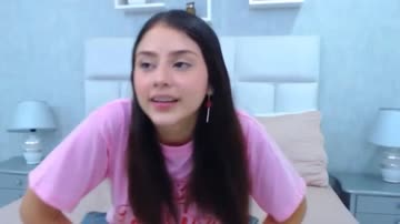 Brunette Babe Scorching Hot Siren Pleasure Live