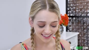 Lily Larimar TeenPies