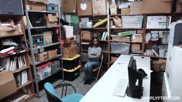 Sarah Banks Shoplyfter