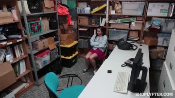 Karlee Grey Shoplyfter