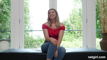 ng - AKKARA SUMMERS realises that netgirls are just there for shagging.