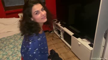 Skinny amateur brunette girlfriend takes it deep