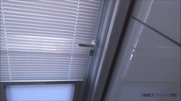 Evelin Stone and Kenzie Reeves Daughters Learn How To Play Together