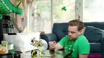 Angel Youngs and Katie Monroe FamilySwap