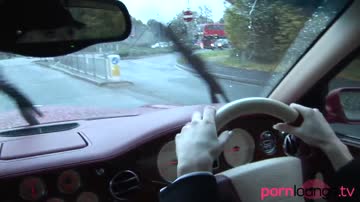 Blondes suck dong in car and get banged