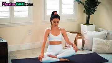 Yoga babe spits on pussy while masturbating