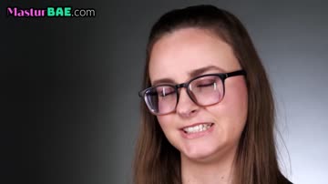 Masturbating babe growls after erotic orgasm