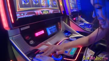 Round butt teen gets pussy licked