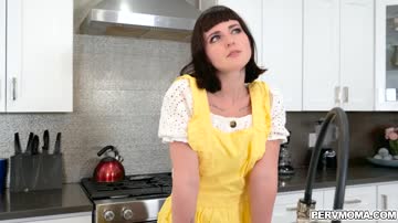 Mom Jane Dove slurps and suck her stepsons young dick