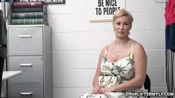 Sexy shoplifter mom Ryan Kelly caught on CCTV