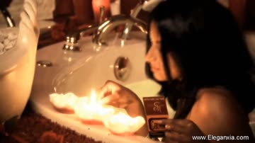 India nSweetheart Shows Off Her Beauty