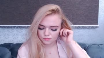 Blonde Babe Sex Kitten All Fired Up Webcam Show