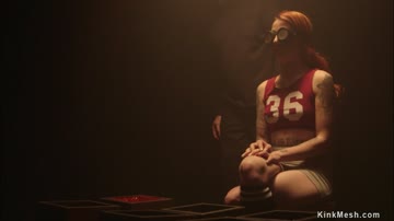 Newcomer sub whipped on device obndage