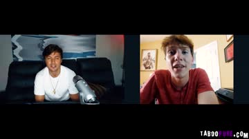 Jaye Summers playing with his pussy and making it wet