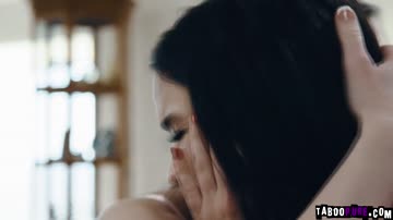 Grieving Krissy and Kamryn comforted by Tommy