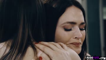 Stepdad and stepdaughter Kamryn Jade gets caught fucking