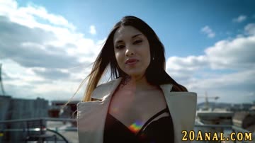 Erotic babe gives blowjob