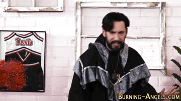 Slutty teenage goth pounded in threeway