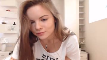 Brunette Babe Seductively Peels Her Body