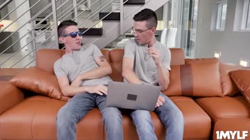 Young Stud getting some hot milf pussies to taste