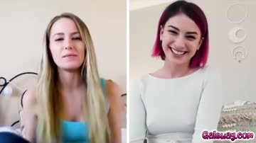 Scarlett and Kristen lovingly masturbate together