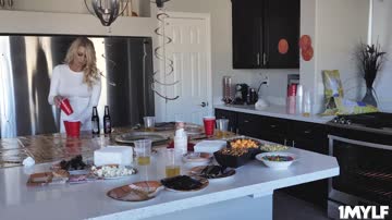 Katie Morgan slobs on Quinton James fat knob