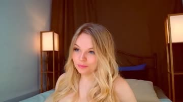 Gorgeous Blonde Bringing Us Joy Live Show