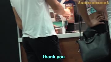 Guy tricks goldiggers