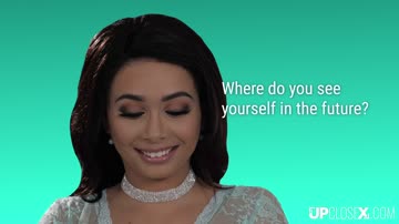 Aaliyah Hadid UpcloseX