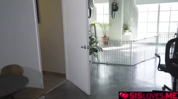Super thicc teen Valentina Jewels teach her stepbro how to relax