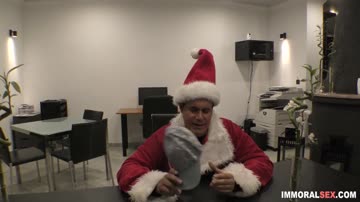 Spanish slut sucks fat cock live