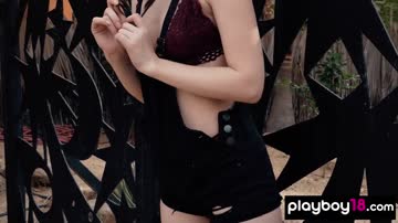 Muirina Fae gets to peel off all of her clothes outdoor