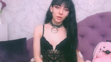 Brazen Petite Lady Offer A Slinky Performance Live
