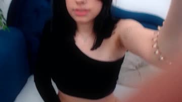 Delicious Brunette Offer A Libertine Performance Live