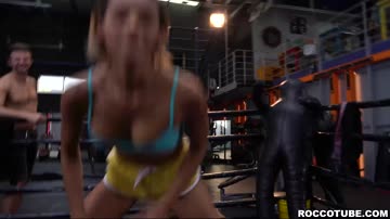Colombian fitness babe Veronica Leal gangbanged in gym!