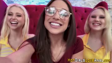 Teenage lesbo squirts after getting fingered