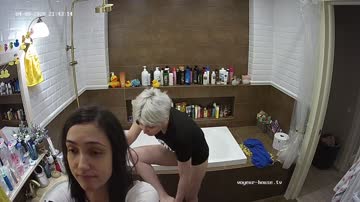 Nina and Kira 2