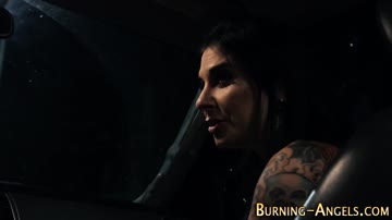 Goth lesbians licking pussy