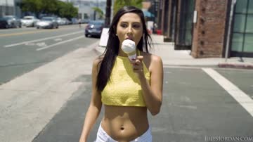 Gianna Dior Gives Road Head Before She Fucks A BBC