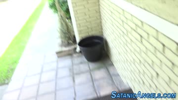 Teen submissive throats dick